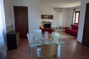 Living area - Villa Anna near the lake (Anguillara Sabazia)