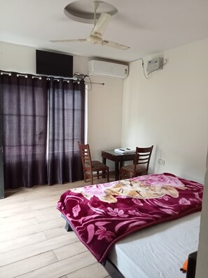 Deluxe Double Room, City View | Free WiFi, bed sheets - Hotel Dream Resort Panipat (Panipat)