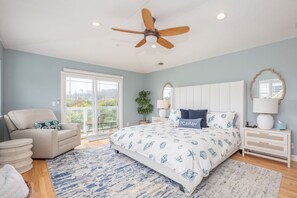 6 habitaciones, escritorio y tabla de planchar con plancha 