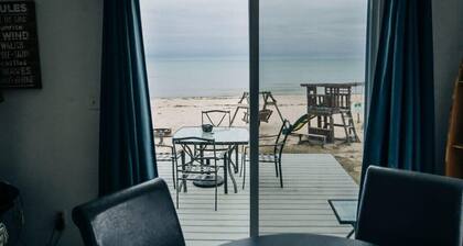 Charming Lake Huron Cottage Private Beach Access