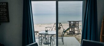 Charming Lake Huron Cottage Private Beach Access
