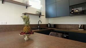 Coffee/tea maker, fridge, microwave, oven - La Libé Chic 3 Pièces Neuf Tout Confort 2 Chambres 4 Voyageurs ! (Nice)