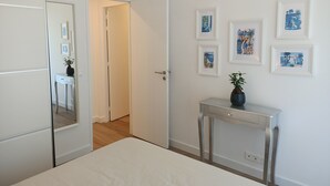 2 bedrooms, desk, iron/ironing board, travel cot - La Libé Chic 3 Pièces Neuf Tout Confort 2 Chambres 4 Voyageurs ! (Nice)