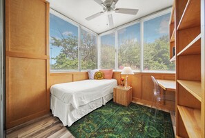 2 habitaciones, escritorio, tabla de planchar con plancha y wifi gratis 