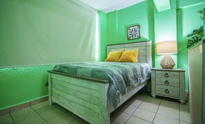 1 dormitorio, caja fuerte, tabla de planchar con plancha y wifi
