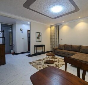 Living area - La Dolce Vita (Kampala)