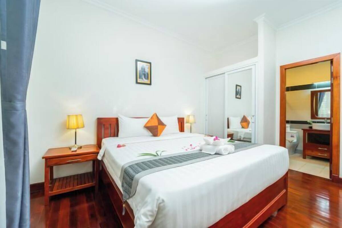 2 quartos, roupas de cama premium, espaço de trabalho para notebook