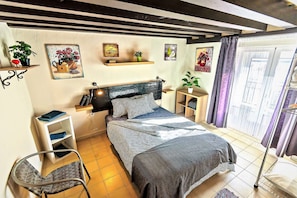 3 quartos, ferros/tábuas de passar roupa, Wi-Fi, roupa de cama