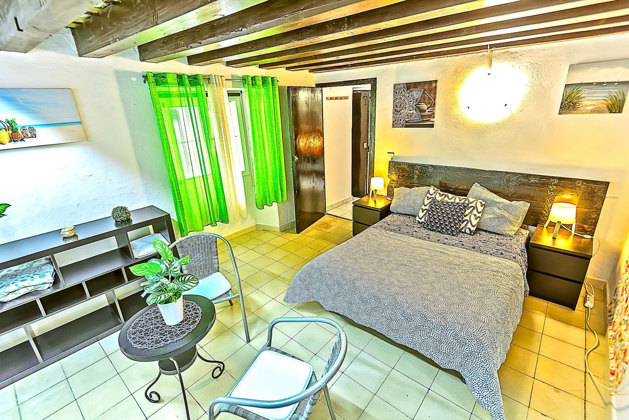 2 soverom, strykejern/-brett, wi-fi og sengetøy