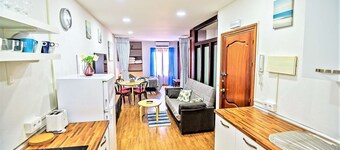Plaza Noria Apartment No. 1 with Balcony. Great location with bars, coffee shops