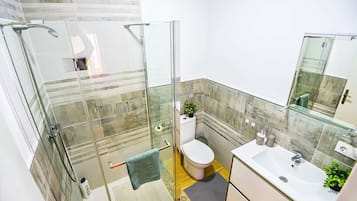 Eco-friendly toiletries, hair dryer