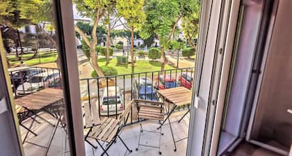 On the Beatiful Square & Park, Premium Location with Bars and Restaurants nearby