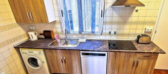 Misericordia Central 4-Bedroom Apartment with Lift