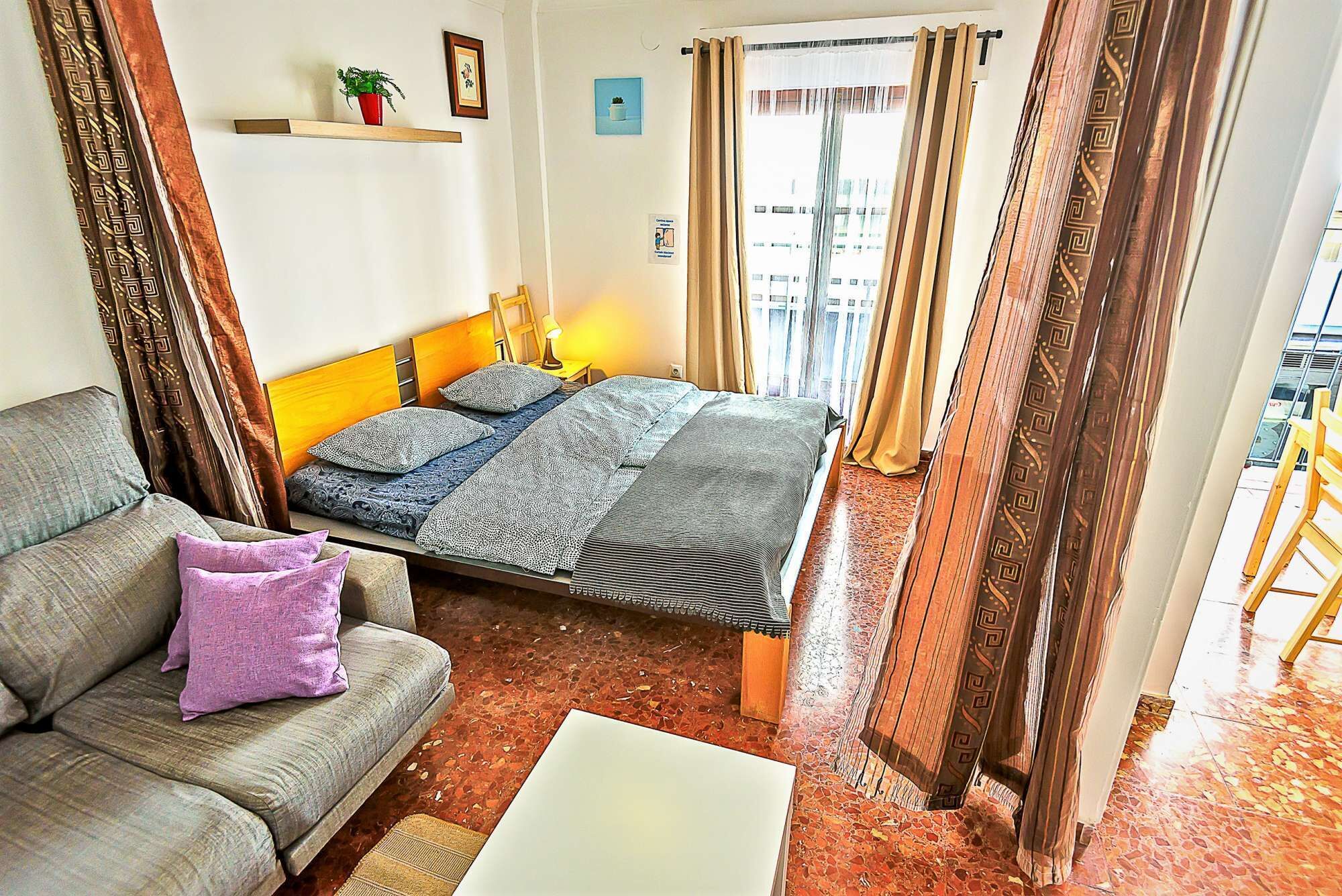 5 bedrooms, iron/ironing board, WiFi, bed sheets