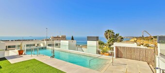 Fantastic Duplex Apartment with a Seaview Terrace and Private BBQ