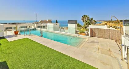 Fantastic Duplex Apartment with a Seaview Terrace and Private BBQ