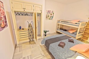 1 chambre, fer et planche à repasser, Wi-Fi, draps fournis