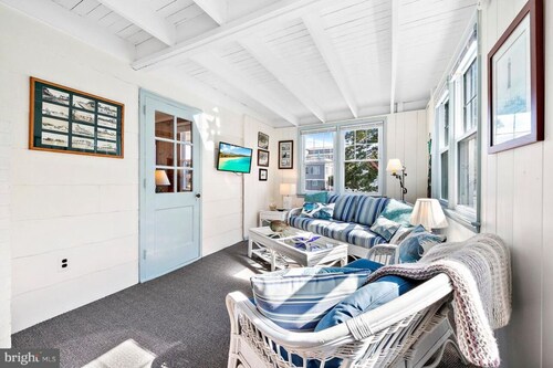 Spacious 5-bedroom house in adorable historic Beach Haven 1 block to the beach