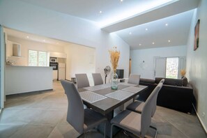 Dining - Charmant Havre de Paix Ventilé (Le Gosier)