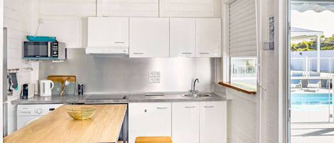 Refrigerador, microondas, horno y lavavajillas