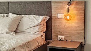 2 habitaciones, escritorio, tabla de planchar con plancha y wifi gratis 