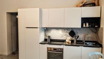 Réfrigérateur, four, plaque de cuisson, lave-vaisselle