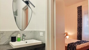 Shower, hair dryer, bidet, towels - Brand new renovated apartment "The Dormouse" 10 minutes from the historic center (Firenze)