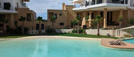 Piscina interna, piscina aquecida