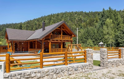 Amazing home in Fuzine with sauna