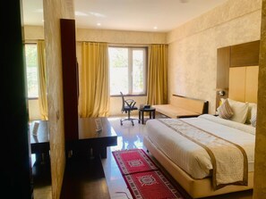 View from room - SOLISTA HOTEL Chittorgarh (Chittorgarh)