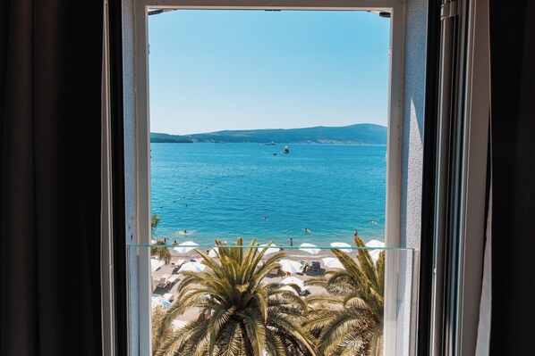 Standard Double Room with Sea View | 海灘/海景