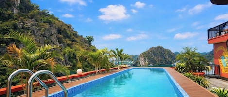 Kolam renang terbuka