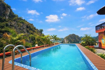 Viet Hoa Hotel & Residence Cat Ba - Rooftop Pool