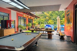 Billiards - Viet Hoa Hotel & Residence Cat Ba - Rooftop Pool (Hai Phong)