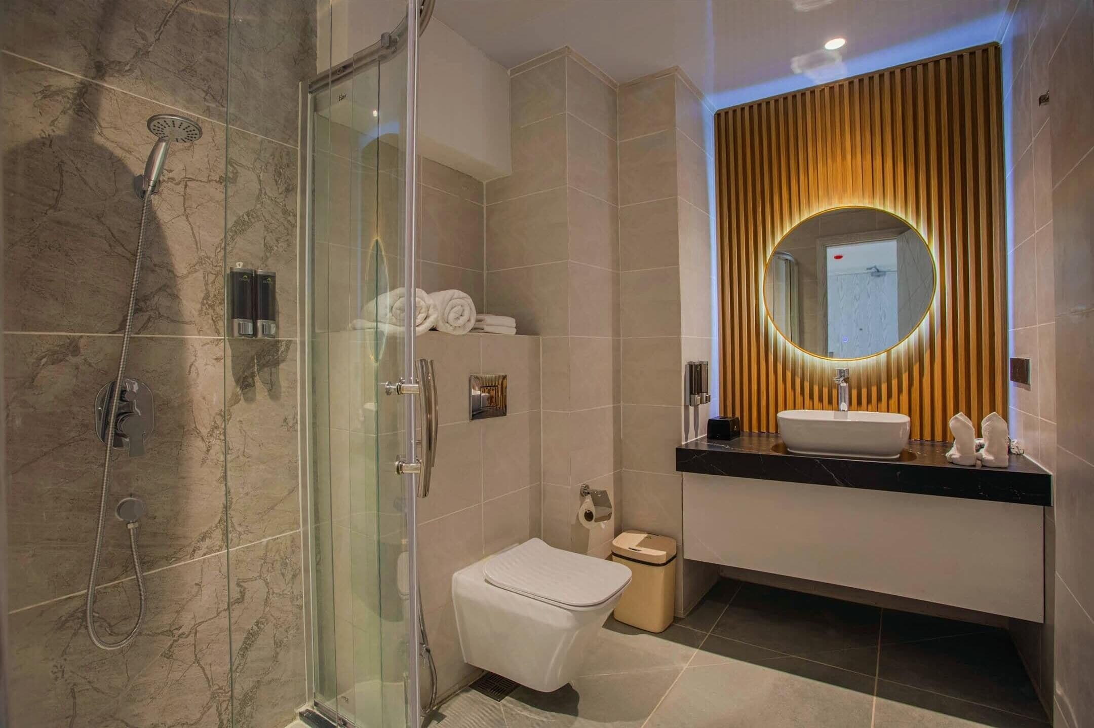 Comfort Double Room, City View | Bathroom | Shower, hair dryer, towels, soap