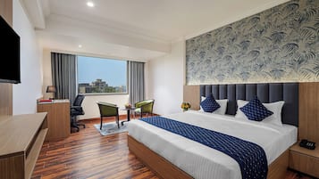 Quarto casal ou duplo premier | Cofres nos quartos, escrivaninha, cortinas blackout