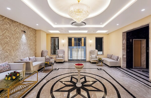 Lobby sitting area - Sinclairs Udaipur (Udaipur)
