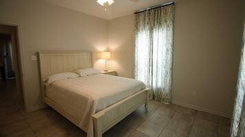 3 bedrooms, free WiFi, bed sheets