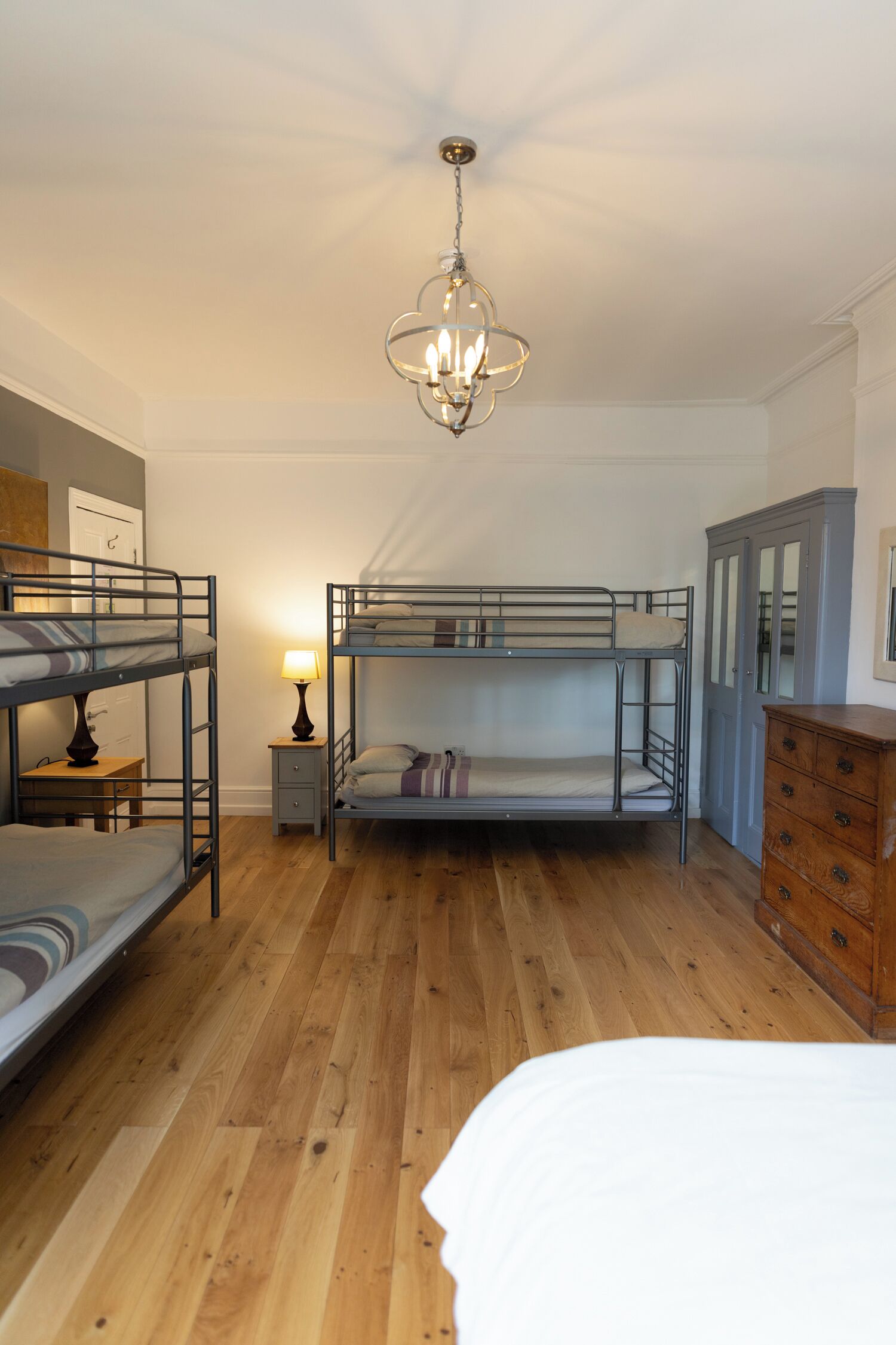 6 Beds Mixed Dormitory | Kedap suara dan Wi-Fi gratis