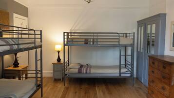 Soundproofing, free WiFi