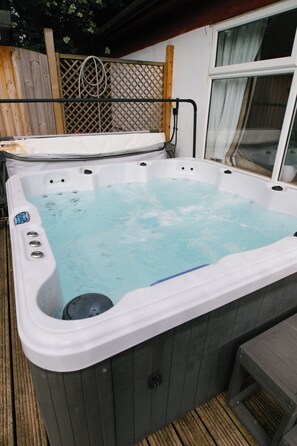 Tragbarer Badewannenstuhl