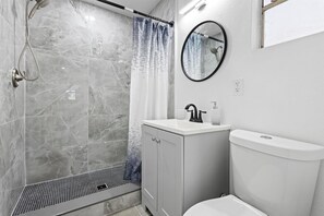 Hair dryer, towels - Charming 1BR Stay • Wi-Fi Included (Oviedo)