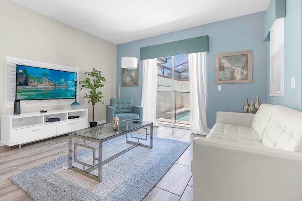 Splash & Play: Family-Friendly Home with Private Pool