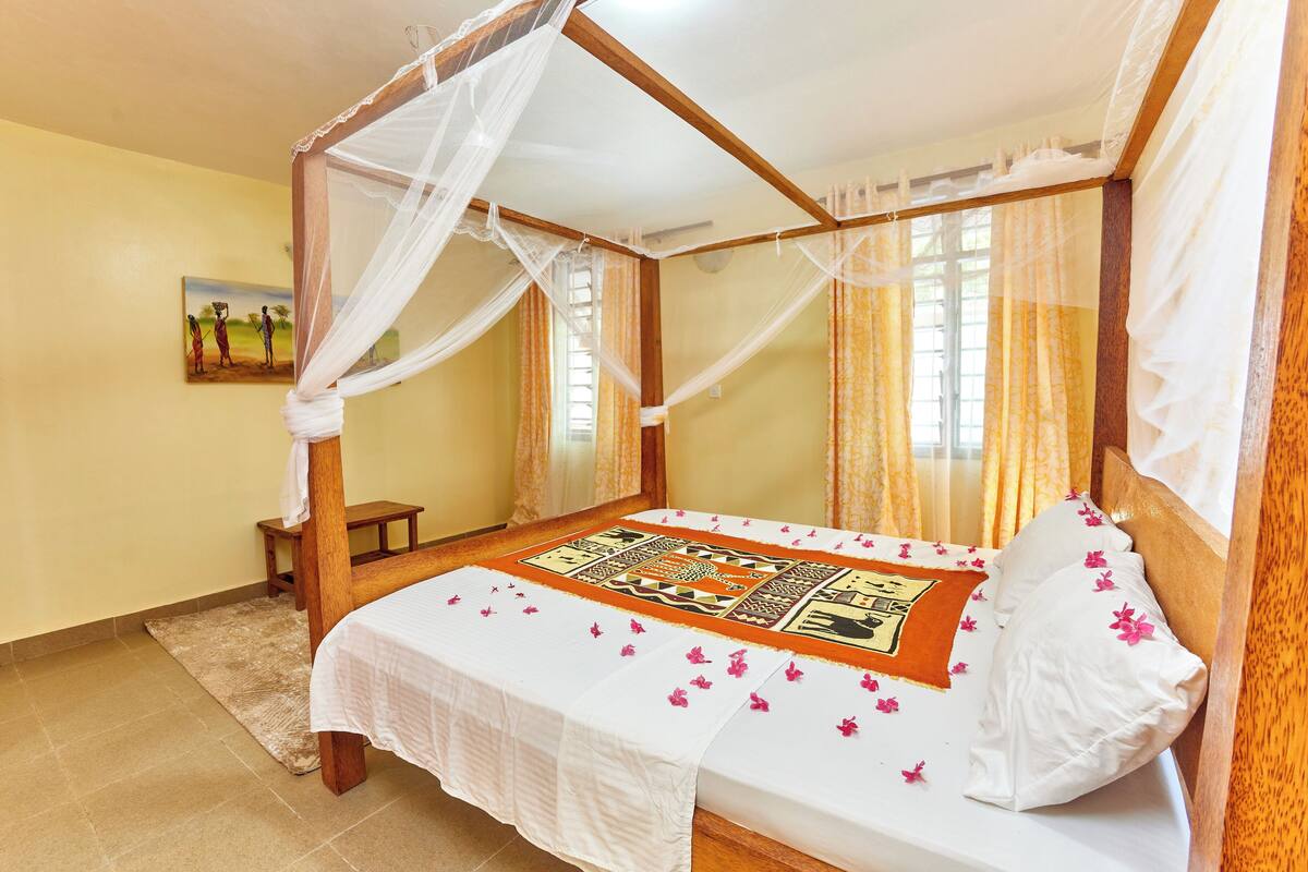 Peralatan tempat tidur premium, seterika/papan seterika, Wi-fi percuma 