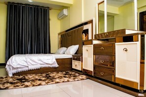 Apartment | 3 bedrooms, iron/ironing board, free WiFi, bed sheets - Mvita Heights Retreat (Dar es Salaam)