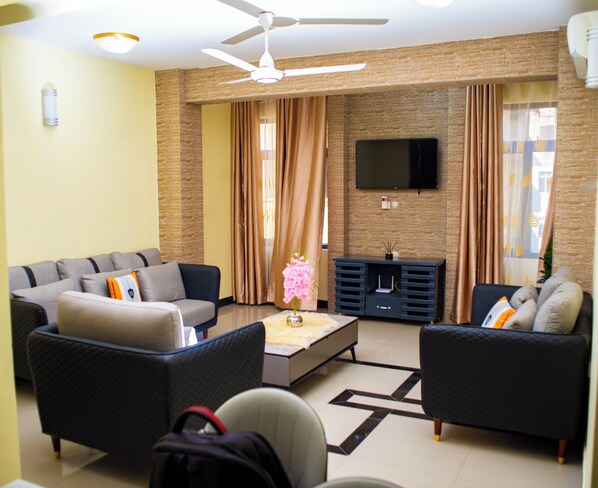 Apartment | Living area - Mvita Heights Retreat (Dar es Salaam)