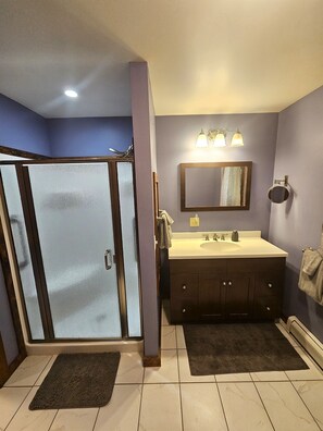 Shower, towels