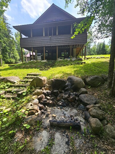 Gorgeous Indian Lake Cabin