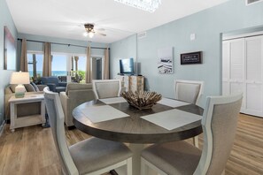 Dining - Sandy Key 132: 2 BR/2 BA Beachfront in Perdido Key, FL On-Site Rental Office Sleeps 6 (Pensacola)