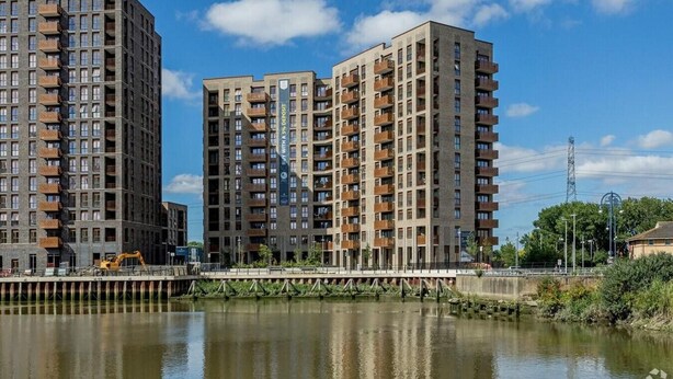 Apartment | Exterior - Riverside Retreat in Barking (Barking)